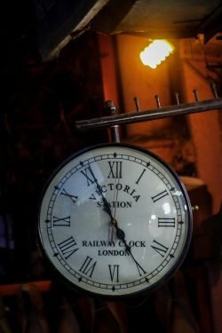 Victoria Station Escorts London - Clock